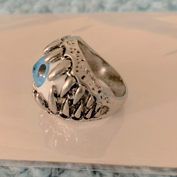 Halloween Eyeball Ring size 8 - Picture 3 of 6